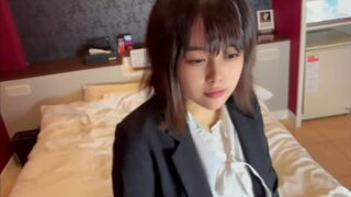 「もっと欲しい、、沢山突いて！」仕事終えたOLは彼氏がいるのに男友達と浮気セックスでイキまくる。